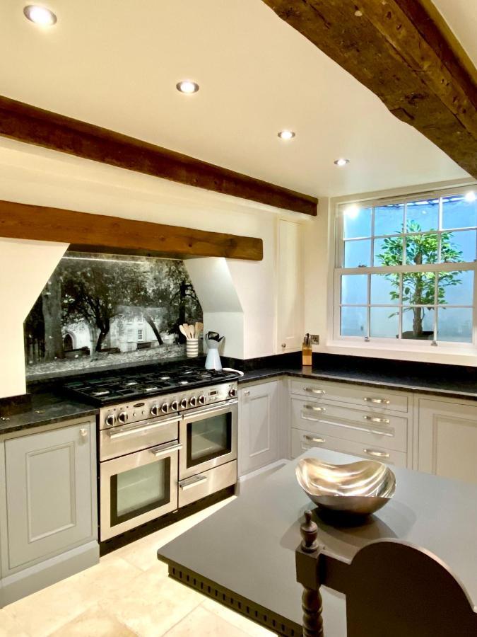 Pass The Keys Superbly Located Handsome Georgian Townhouse Shrewsbury Exterior foto